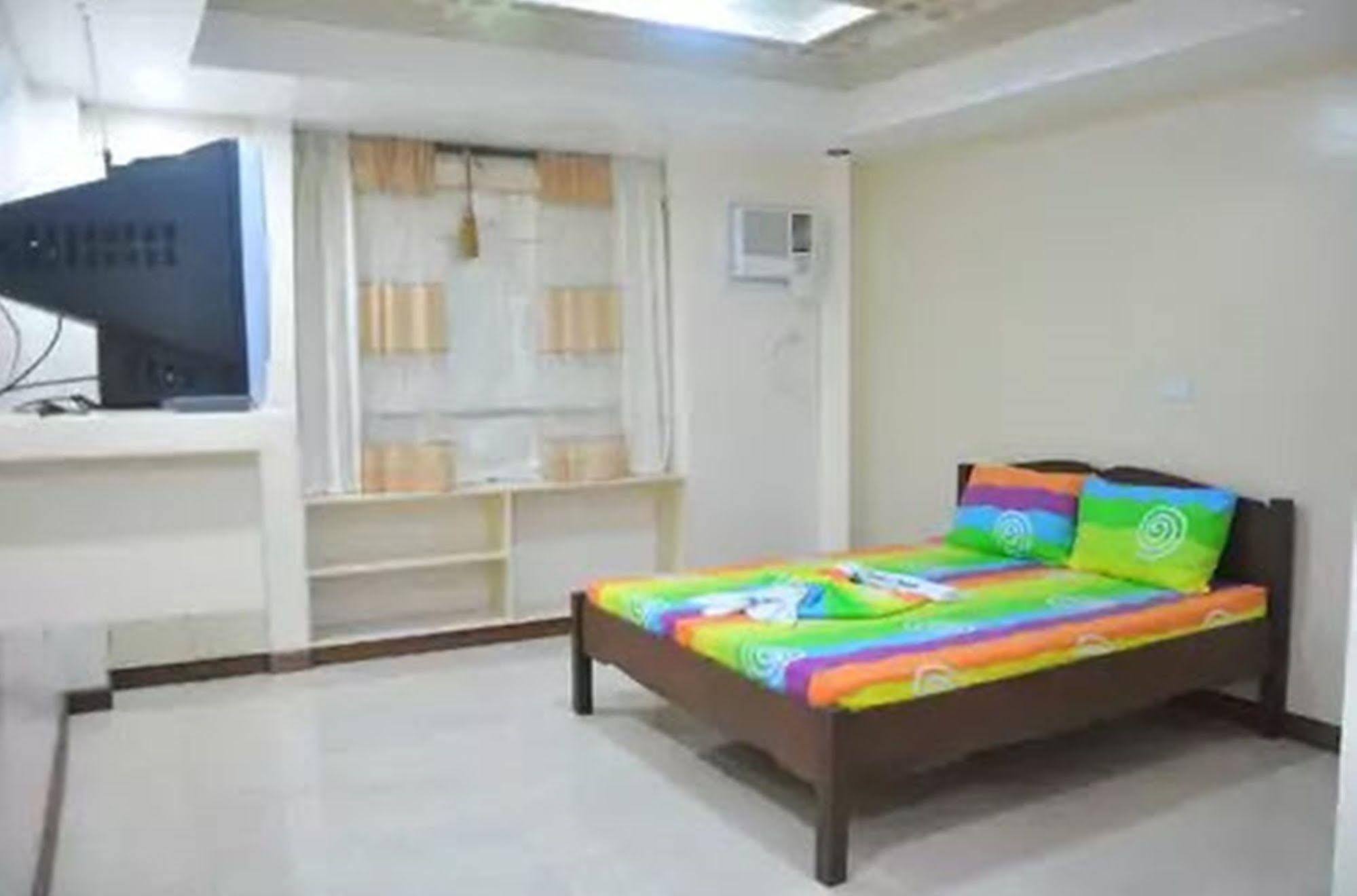 Apartelle De Francesca Puerto Galera Exterior foto