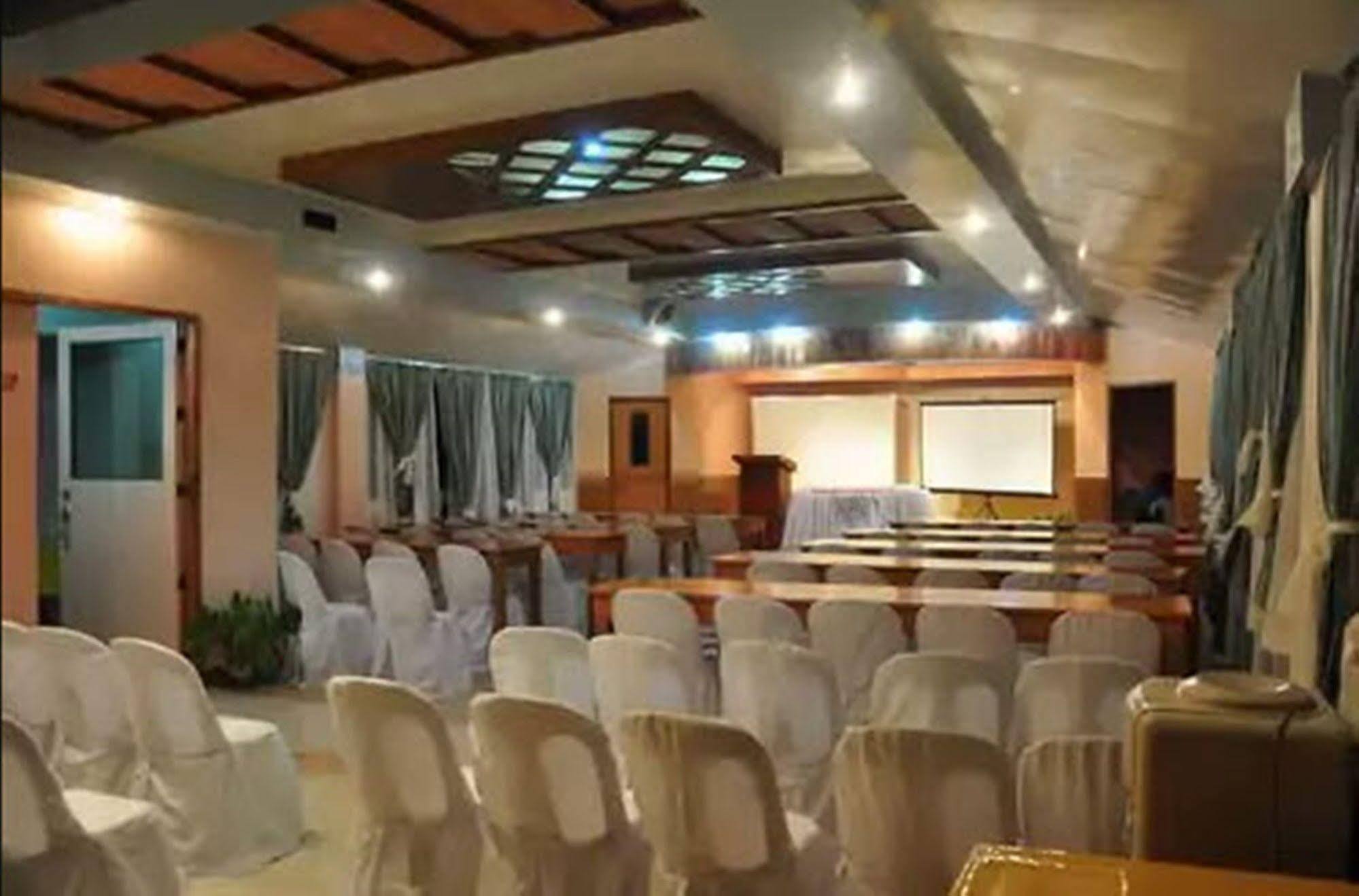 Apartelle De Francesca Puerto Galera Exterior foto